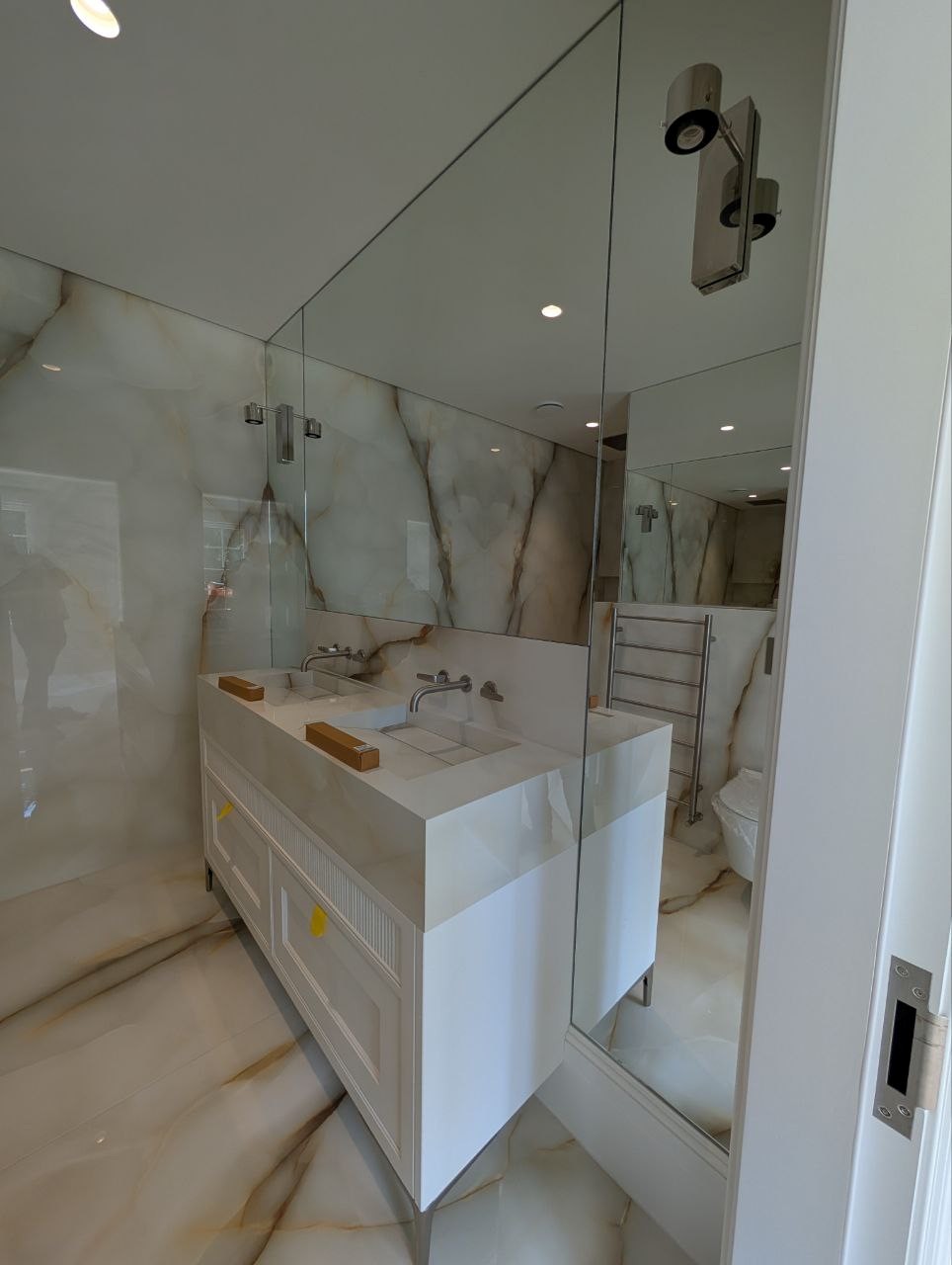 Fryerning Essex - Bespok ebathroom mirrors